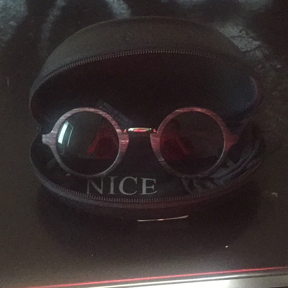 Nice and Bella Polycarbonate Frame Sunglasses